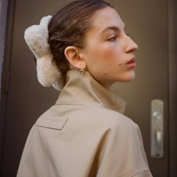 Sandy Liang Flower Power Pet Scrunchie - Taupe - Picture 2 of 8